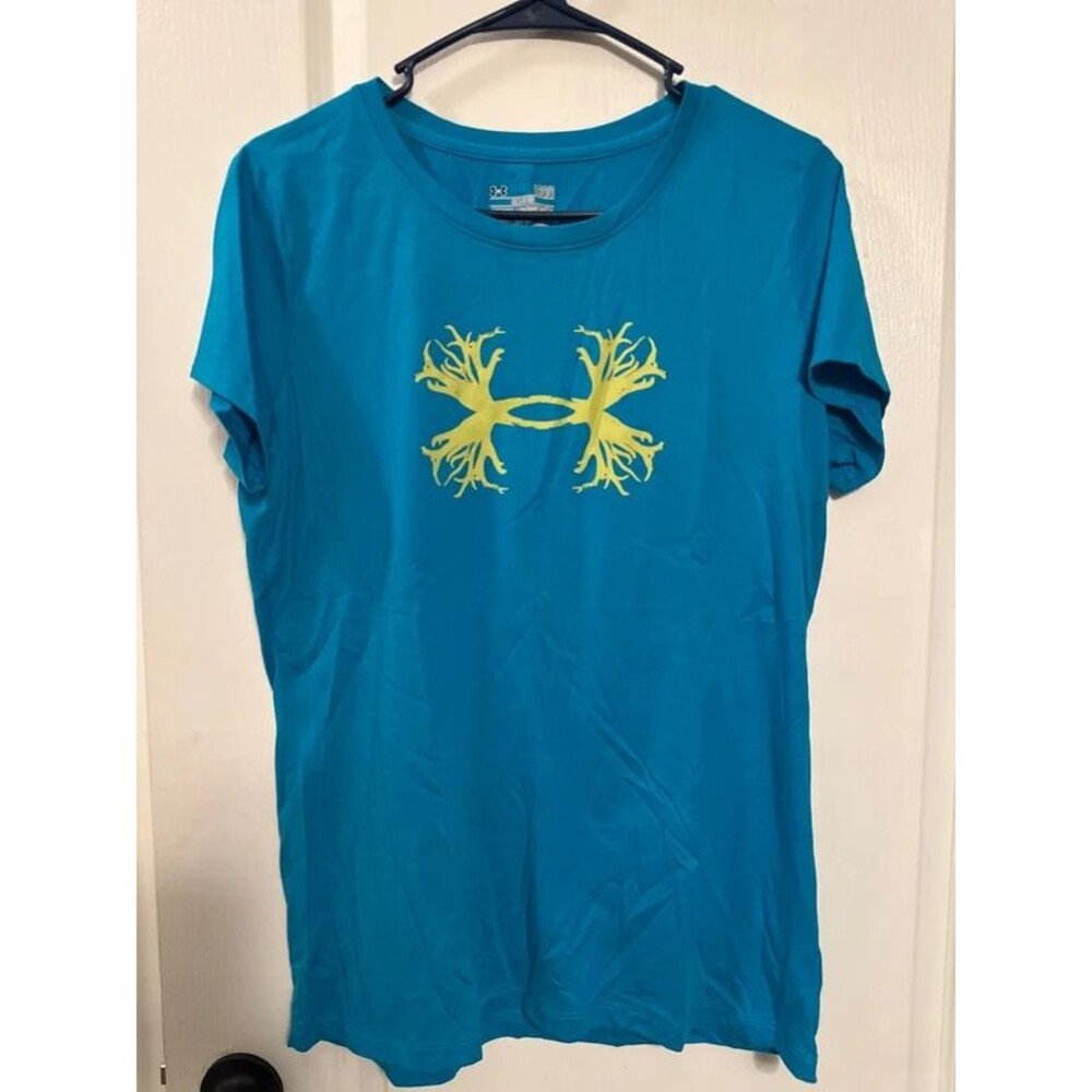 Women’s Under Armour semi-fitted tee